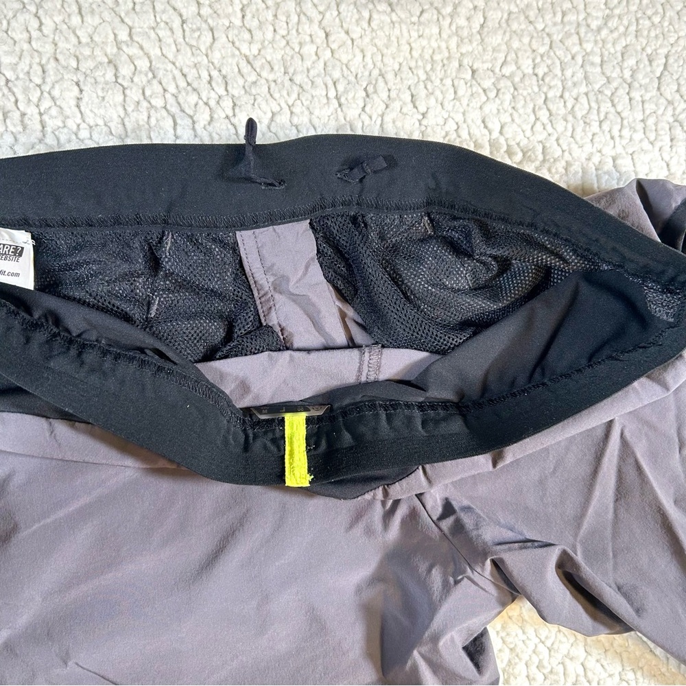 Dynafit Men’s Gray & Black Athletic Shorts with Neon Accents Size Medium - Picture 3 of 6